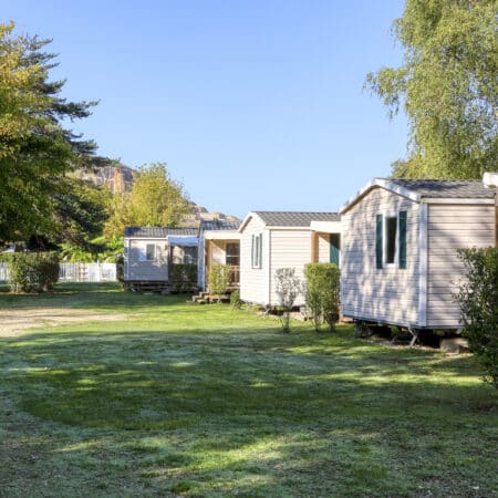 Les mobil homes équipés de terrasse couvert ou semi couverte.