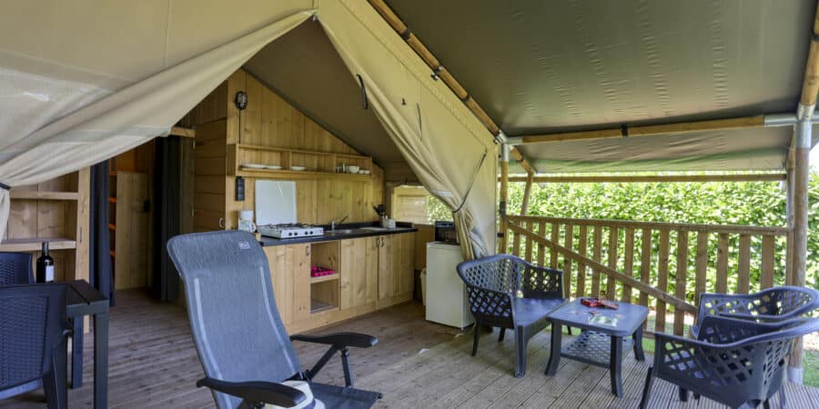 Tente Lodge Luxury avec sanitaire au camping La Salvinie