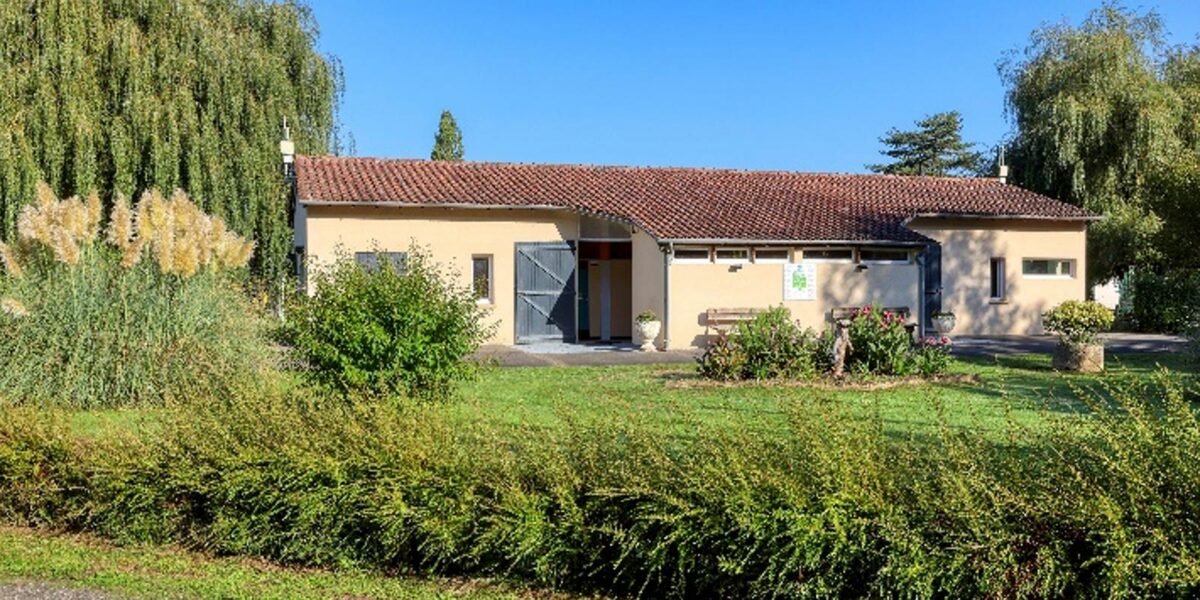 Accessibilité PMR du bar de notre camping en Dordogne